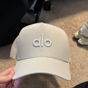 ALO Yoga Cream Mesh Cap